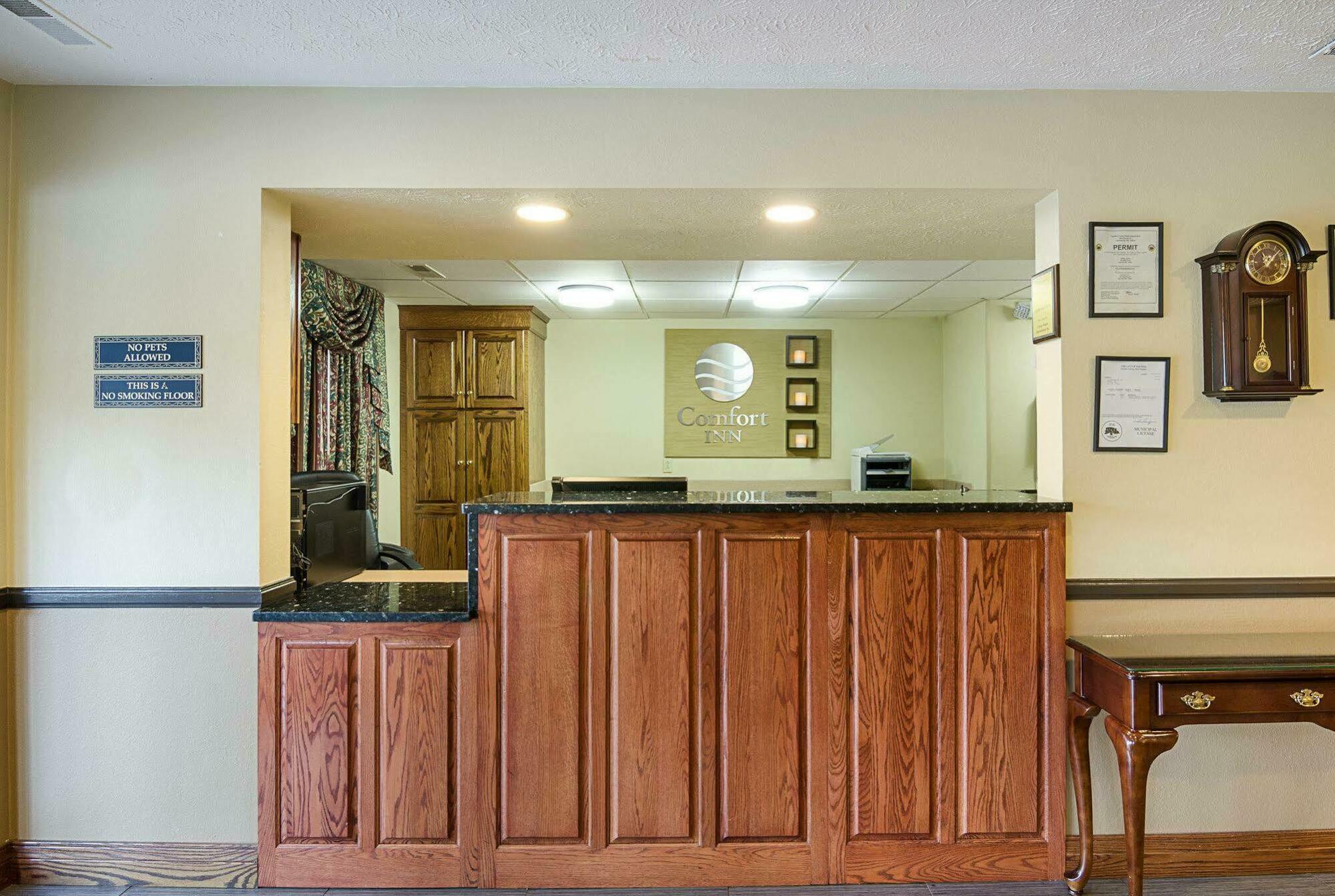 Comfort Inn New River Oak Hill Екстериор снимка